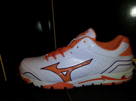 discount baseball coaching shoes